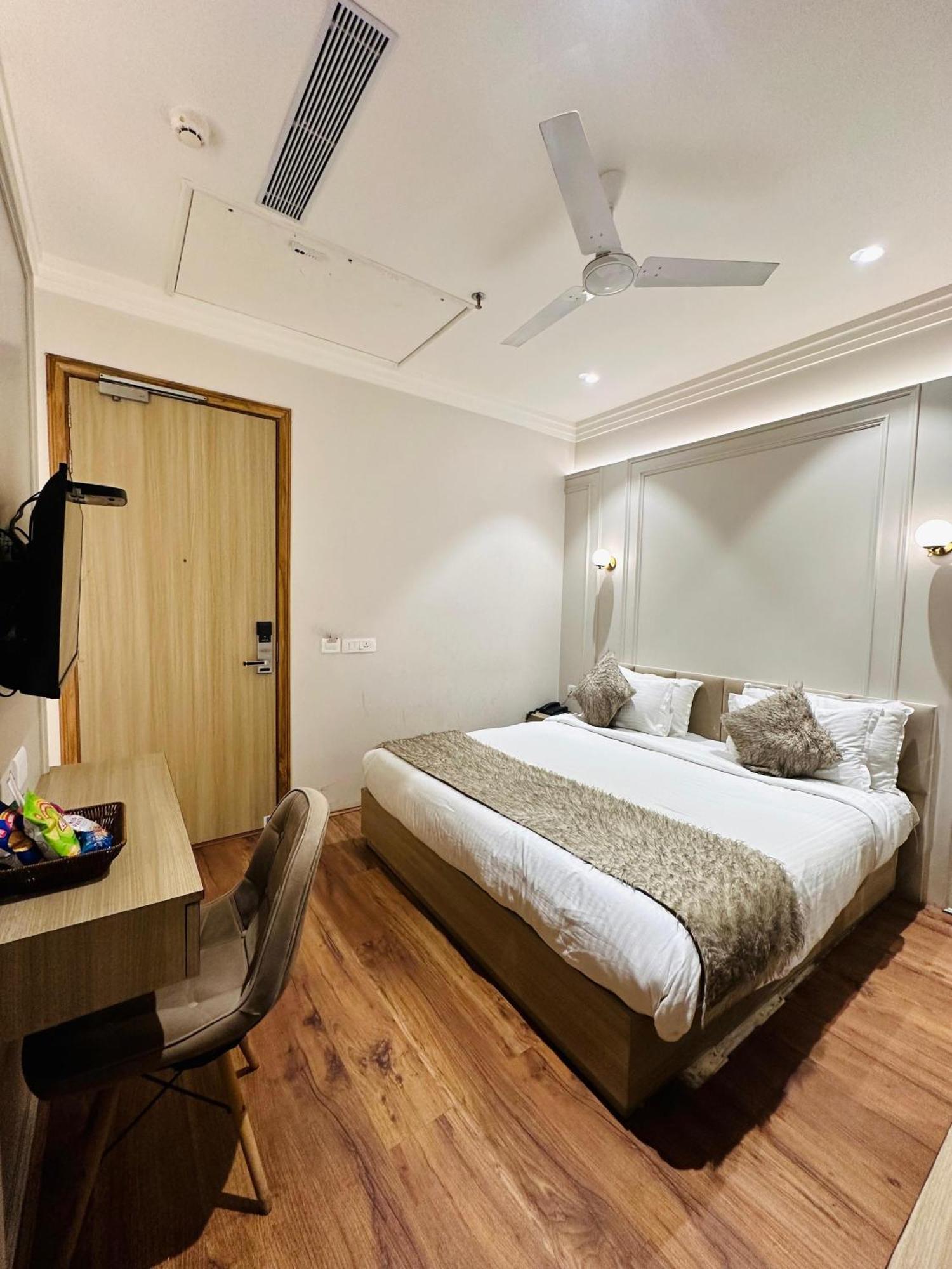 Hotel Euphoria Green Амритсар Экстерьер фото